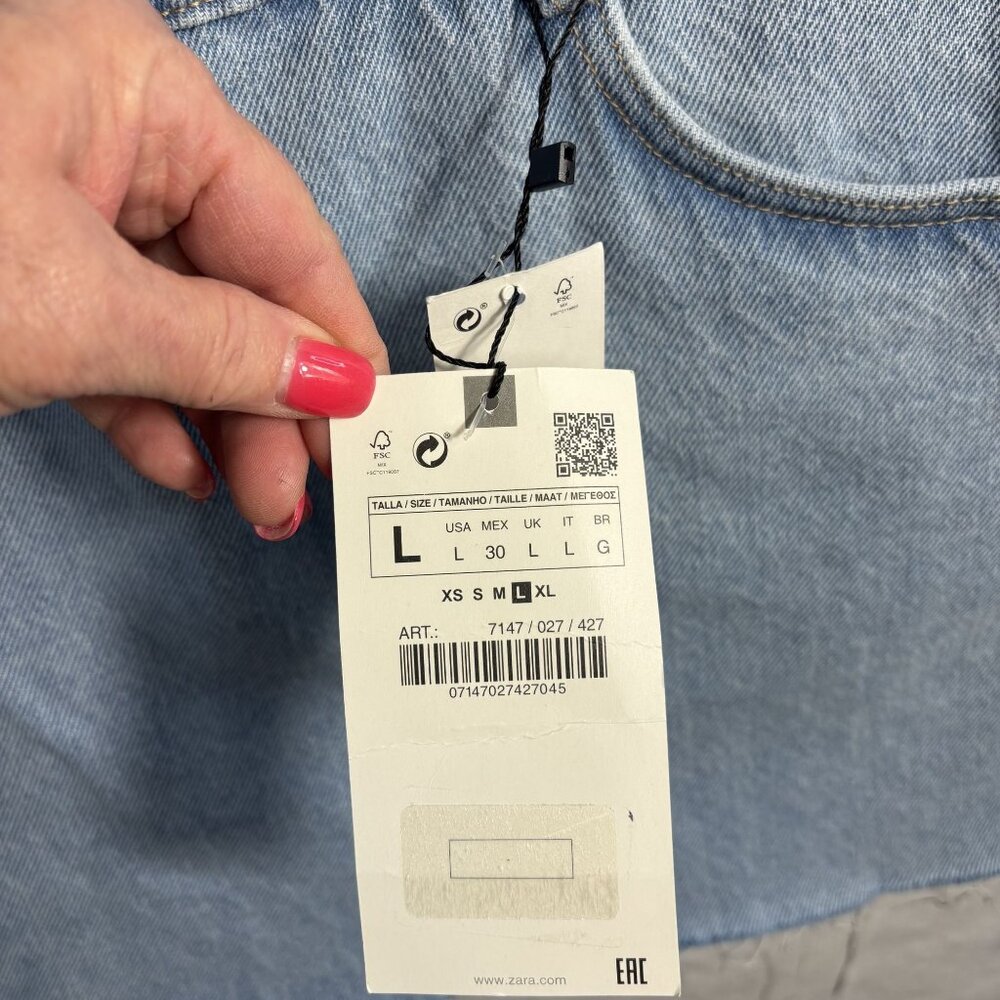 Zara Womens Light Wash Denim High-Waisted Frayed Hem Shorts L - Picture 9 of 10